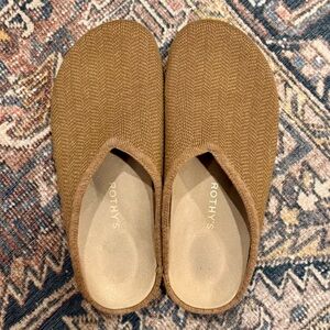 🤎 Rothy’s — The Casual Clog in teak herringbone 🤎